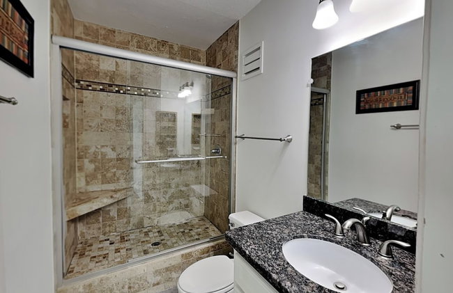 Beachfront Hideaway by Ryson Vacation Rentals - Foto 44