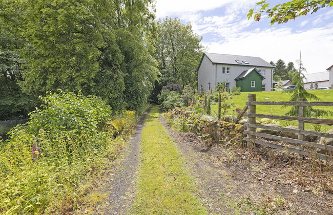 JOIVY Exceptional Cottage W/ Stunning Country Views - Photo 51