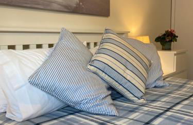 Trafalgar, lovely ground floor flat with outside patio garden, minutes walk to seafront - Photo 13