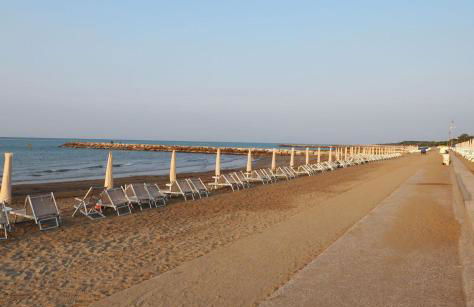 villetta con piscina a due passi dal mare - Foto 3