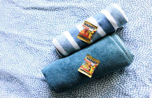 - Forest Retreat Deluxe - 2 Bedroom Apartment - 75 qm - Fully Renovated 2025 with TV & Netflix - King Size Beds - Full Kitchen - Free Parking - Close to Airport & Train - - Foto 24