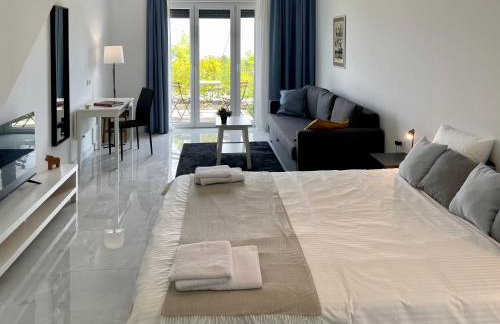 Villa Loqua, Seaview & Private Pool - Photo 16