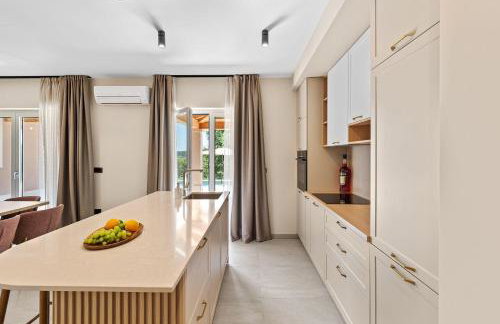 Beeindruckende Villa mit Panoramablick, Privatpool, Tischtennis, Tischfussball, Spielplatz, Babybett - Foto 10