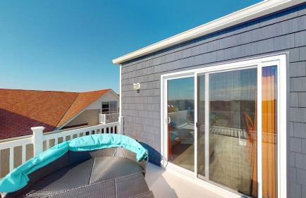 Beach House Steps away from the Boardwalk and Beach with Ocean Views in Seaside Heights! - Foto 32