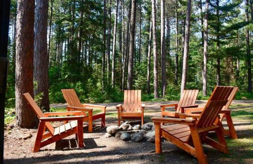 Cabin Retreat with Sauna Trails and Lake Access - Foto 9