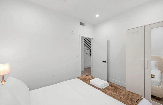 Not Affected by the Fire/modern Spacious Home With Parking & Fully Equipped Kitchen #3 - Foto 8