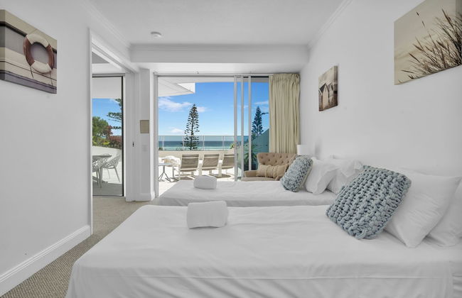 Reflection on the Sea - Foto 16