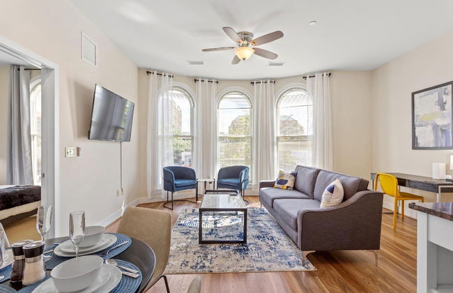 King Bed Walk Score 91 Near King ST Close to DCA - Foto 5