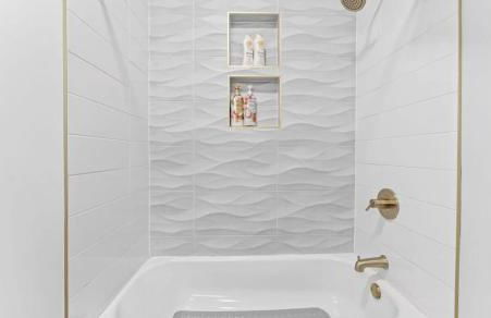 Chic 3BR-4BD-3Bath Oasis with Backyard Near NYC - Foto 19