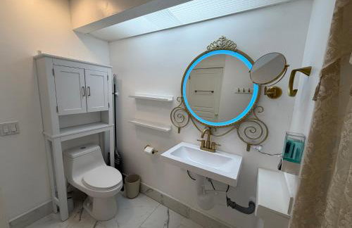 Disney Princess and Heroes Apartment Accessible - Foto 41