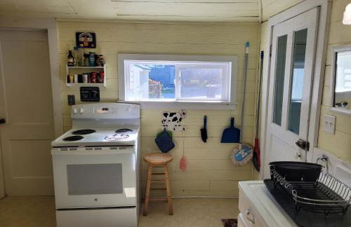 Lil's on the Lake Vintage Cottage on Crystal Lake - Foto 28