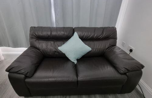 3 Bedroom House Perfect for Family Work Stays Easy Access to Manchester Oldham - Foto 11