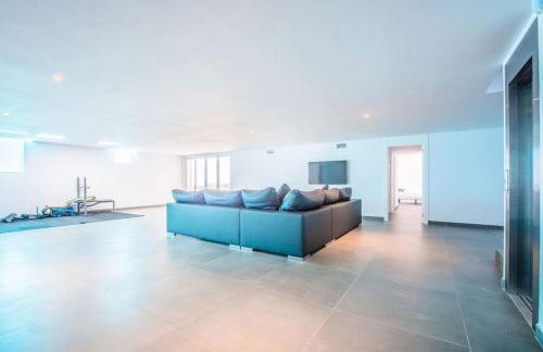 weforyou Exclusive Villa Mairena Private Pool BBQ & Views - Photo 24