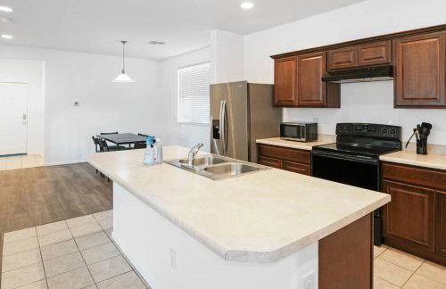 4 Bedroom Desert Oasis Large Yard Sleeps 8 - Foto 3