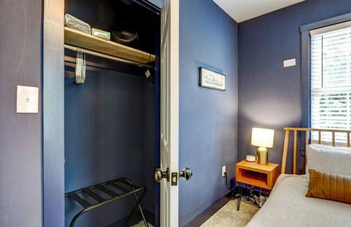 Cozy Dark & Moody Home New Reno 10 mins to Lanc - Foto 17