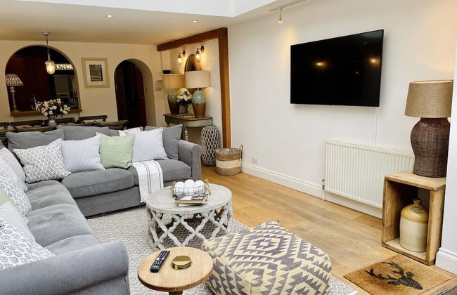 Dolls House - Luxury Townhouse - From 400 Per Night - Photo 30