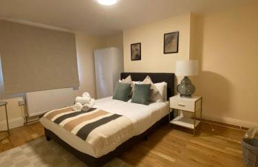 Riverside 2 Bedroom Apartment - Central Location - Foto 8