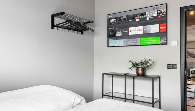 Pier Apartments - Photo 4, Room