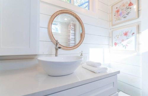 Walnut Horizon Tiny Home With Observation Deck - Foto 6