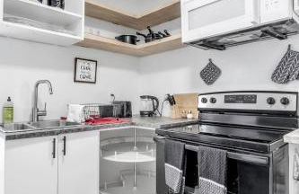 Spacious 4BR Near UB Niagara Falls - Pet Friendly - Photo 11