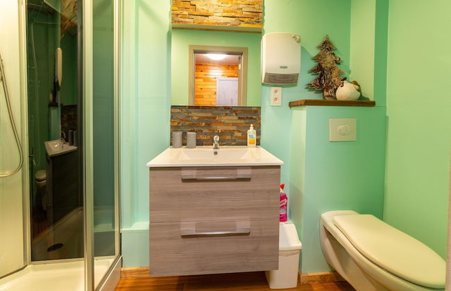 Expansive Holiday Home in Ardennes with Hot Tub - Photo 27