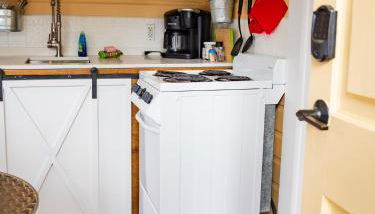 Cottage 11 - Double Queen Beds plus Child Loft w 2 Twins Private Bath & Kitchenette Pets Allowed Fee applies - Foto 4