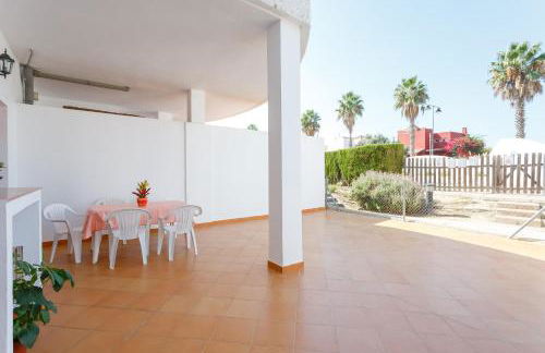 Bonito apartamento en campo de golf con piscina - Photo 5