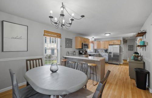 Modern Open Concept 4 Bed 2 5 Bath Mid to LongTerm Private Single Family Home - Foto 6