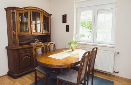 Kuća za odmor BARBARELLA - prostrani 2BR apartman, parking & WiFi - Foto 7