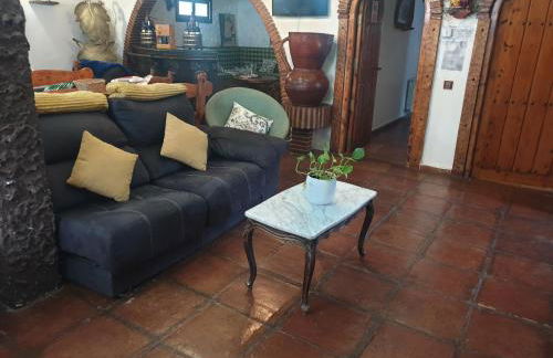 CASA TURÍSTICA Villa Carmen, CON AMPLIO JARDIN QUE INCLUYE BARBACOA, 2 PORCHES, PARKING PRIVADO Y PISCINA - Foto 9