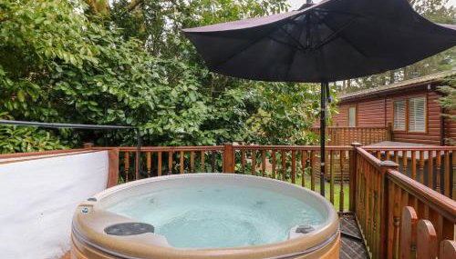 Fir Tree Lodge - Photo 2