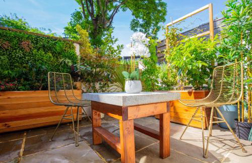 Hidden Retreat with Steam room, KING bed near tube - Foto 22