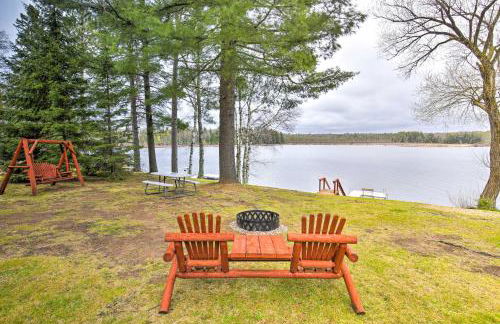 Cozy Dam Lake Escape with Dock, Yard and Water Access! - Foto 3