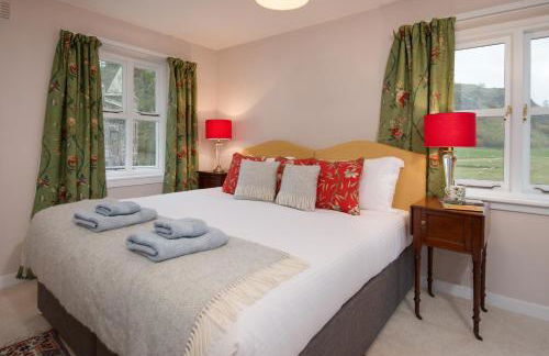 East Lodge - Photo 10