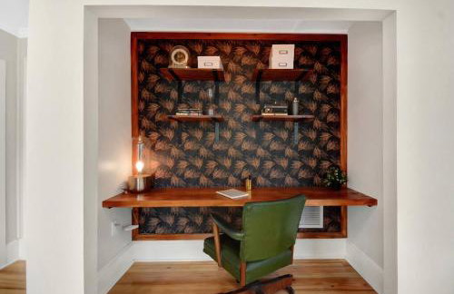 Apothecary - Upper Unit Downtown 2BR - Foto 25