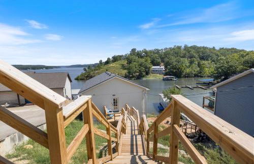 Expansive Deck, Private Dock, Boat Slip and Stunning Views - Foto 48