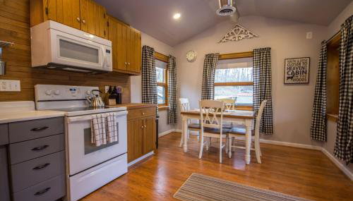 Red Roof mountain cabin with Starlink internet! - Foto 3