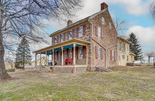 Rural and Historic Detour Escape with Horses On-Site! - Foto 1