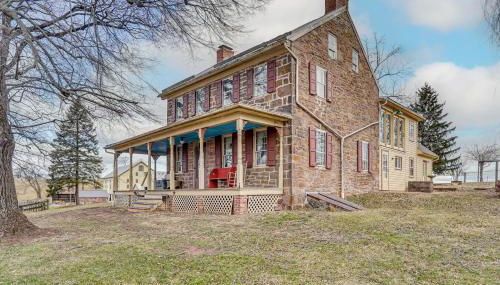 Rural and Historic Detour Escape with Horses On-Site! - Foto 1