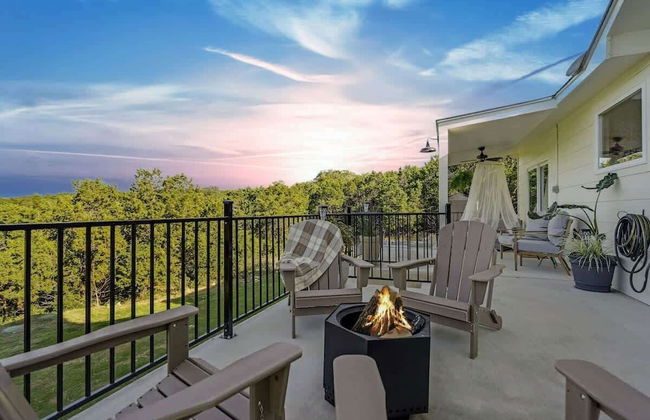 Gorgeous Home With Hot Tub 5min From the River - Foto 1