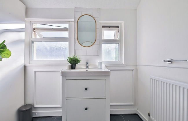 Beautifully Designed 2 Bed Apartment - Foto 48