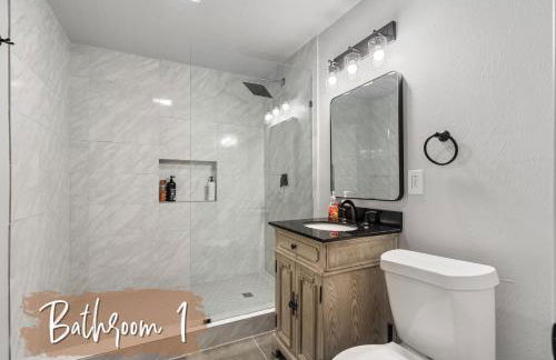 Spacious 8BR Modern Retreat Pool Table RV - Foto 48