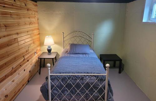 The Lily Pad on Benzie Blvd - Super Cute! - Foto 45