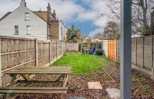 Welcome to Northview House Stylish 4 Bedroom Home in Southend by Jesswood Properties Contractors Corporates Relocation Stays Long Stays Welcome - Foto 12