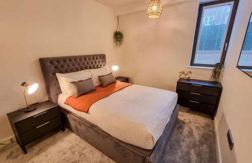 Stunning 4-bedroom Townhouse with Free Parking - Foto 14