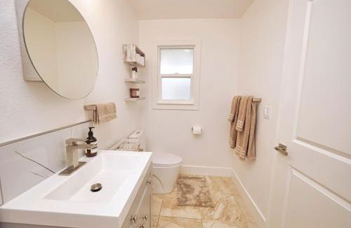 Molivu Homes Studio - PetFriendly - King Bed - W-D - Foto 15