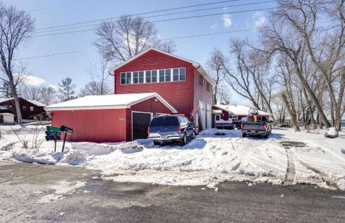 Waterfront Forest Lake Studio with Shared Dock! - Foto 25