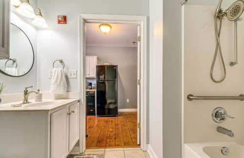 Steps to Smith Mountain Lake Unit with Pool Access! - Foto 15