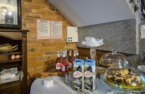 2 Bedroom Amazing Apartment In Obryta - Foto 12