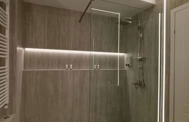 Amazing view with huge balcony - Photo 39